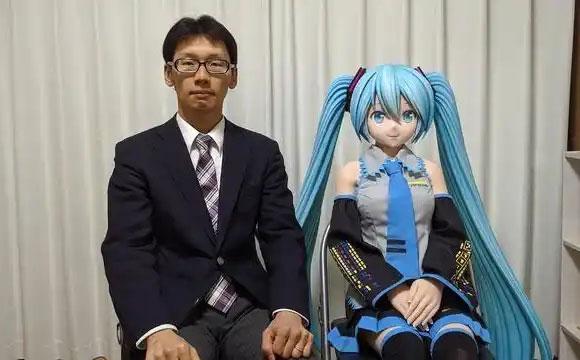 近藤显彦与初音未来结婚