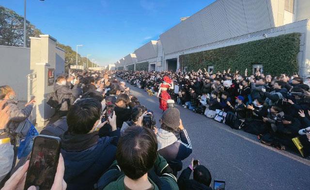 因人流过多形成的“Enako道路”现象