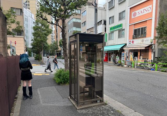 电话亭成了二次元顶流网红打卡点