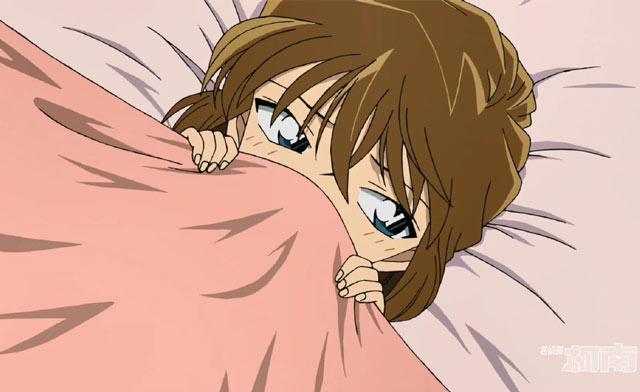 灰原哀在柯南床上睡觉尿床了是哪一集？